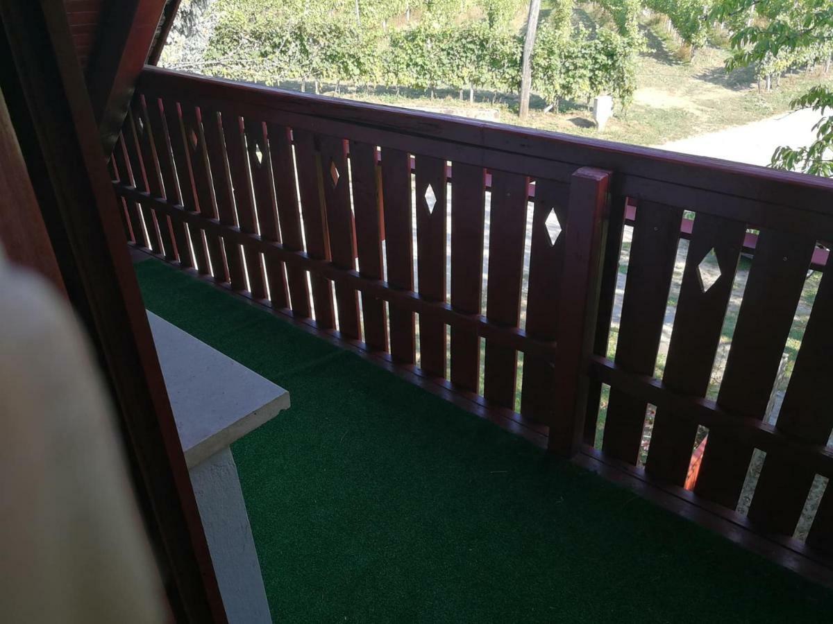 Moj Dom-Toplak Jursinci Ngoại thất bức ảnh